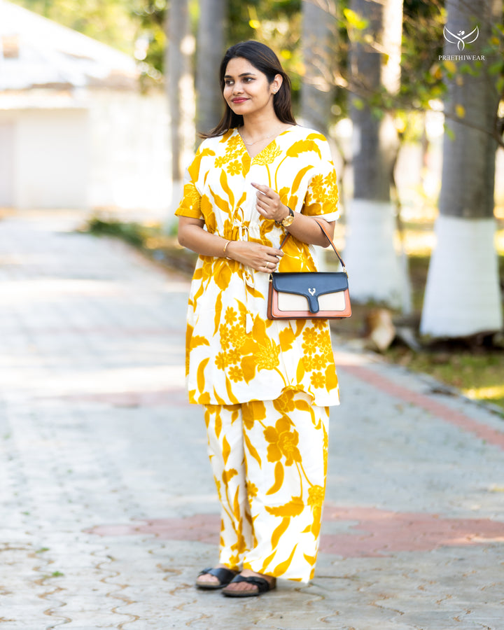Aadhya Maternity kaftan with center zip