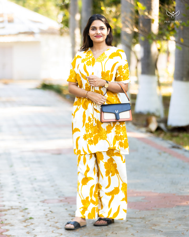 Aadhya Maternity kaftan with center zip