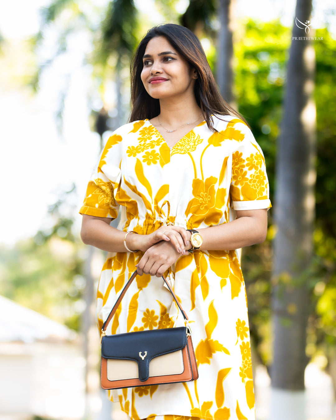 Aadhya Maternity kaftan with center zip