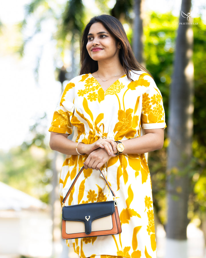 Aadhya Maternity kaftan with center zip