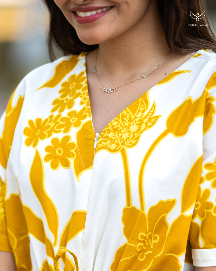Aadhya Maternity kaftan with center zip