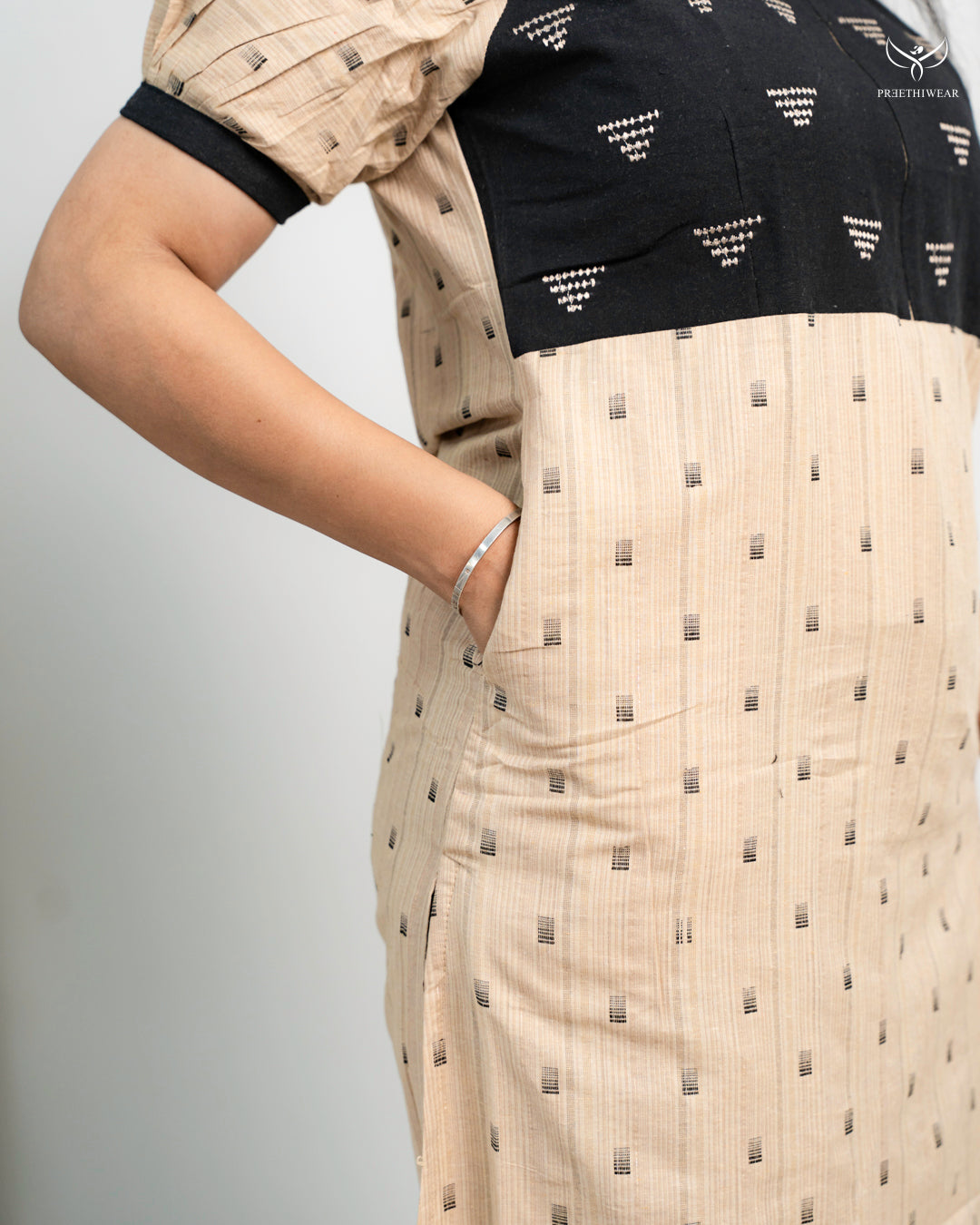 Akriti Maternity Dress with center Zip