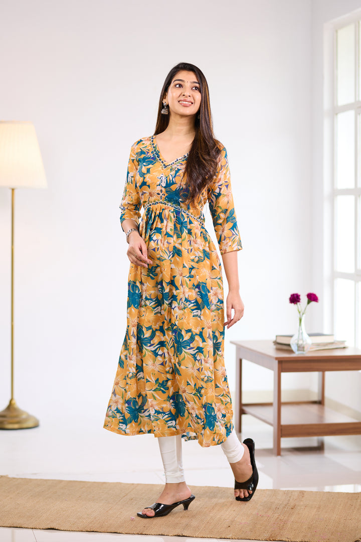 Suginara Alia Cut Kurthi