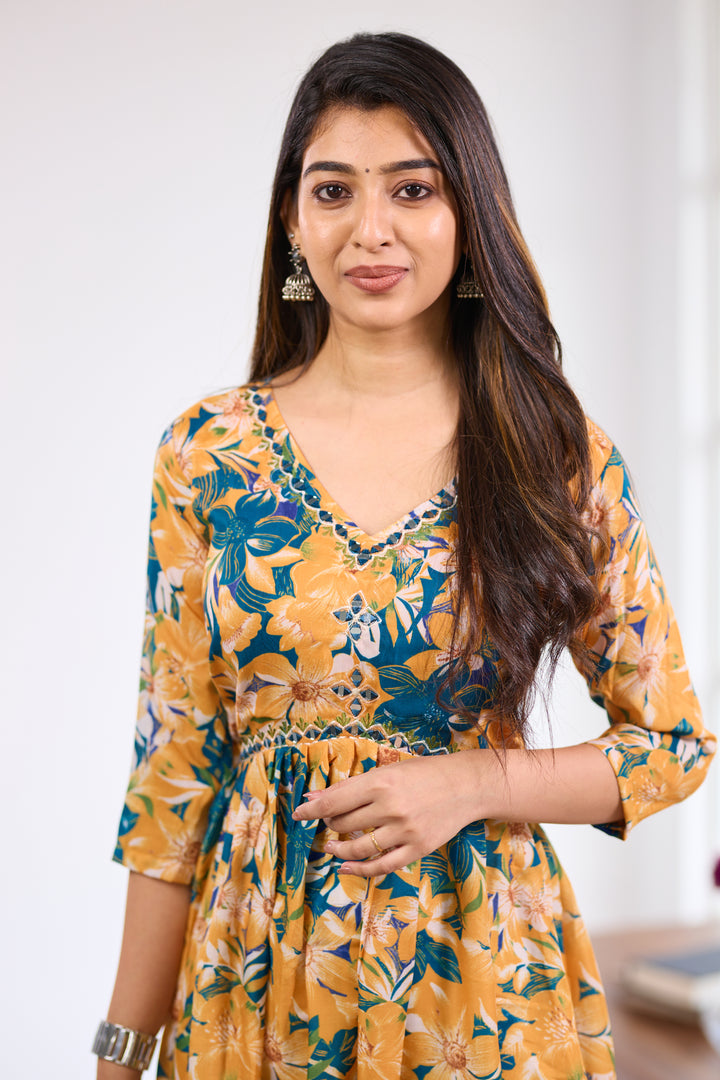 Suginara Alia Cut Kurthi