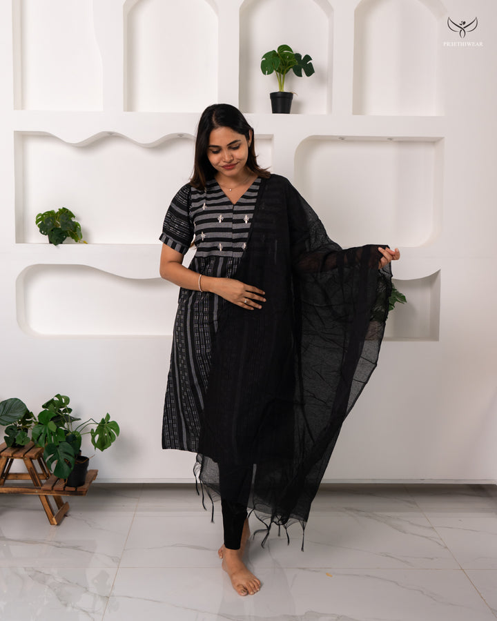Swarna2 Maternity Dress with center Zip (PREORDER-OCT10)