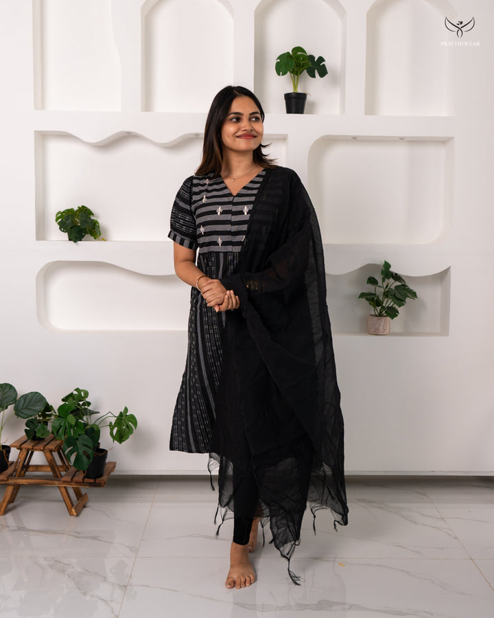 Swarna2 Maternity Dress with center Zip (PREORDER-OCT10)