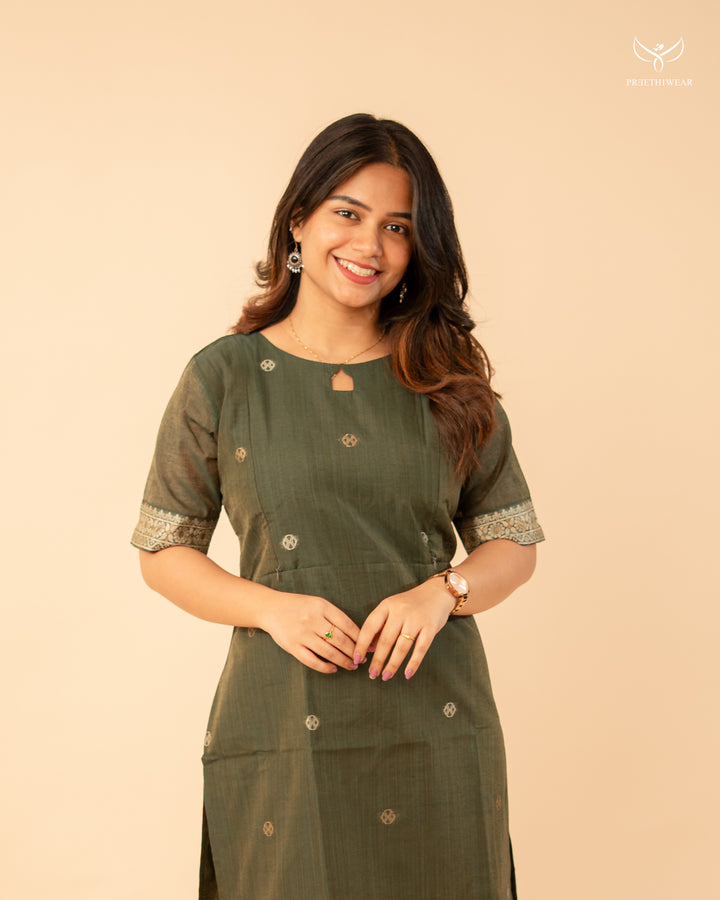 Dianaa Maternity Dress(PREORDER-SEP1)
