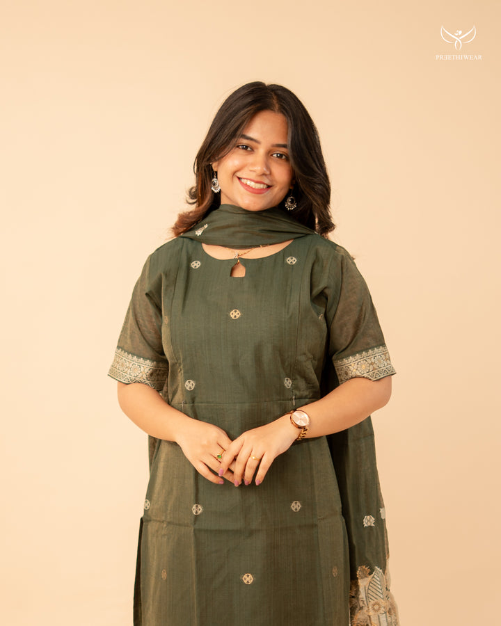 Dianaa Maternity Dress(PREORDER-SEP1)