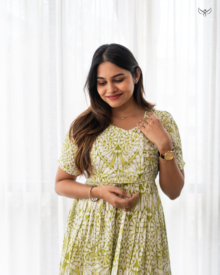 Udhaya Maternity Dress with center Zip