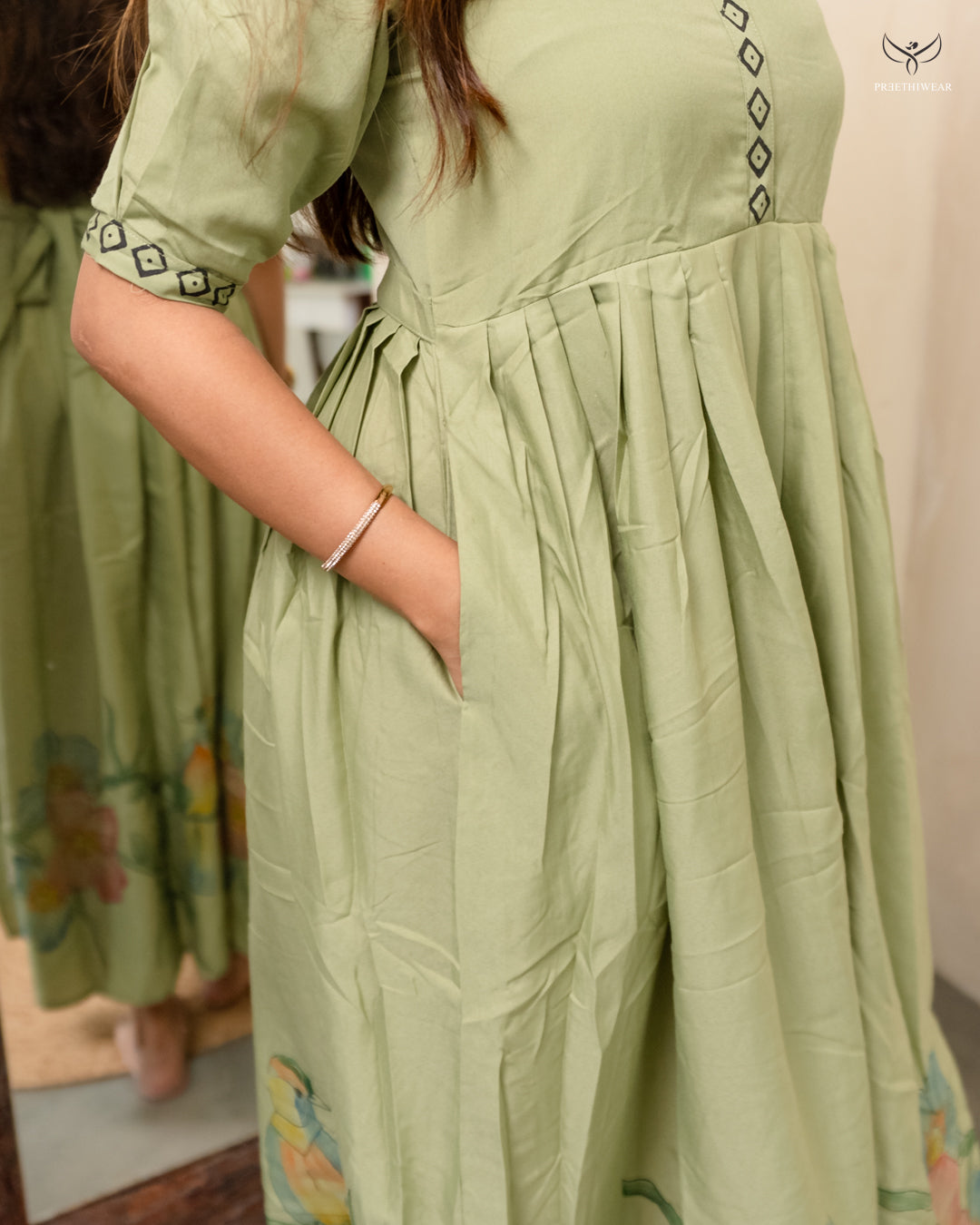 Uma1  Maternity Dress with center Zip
