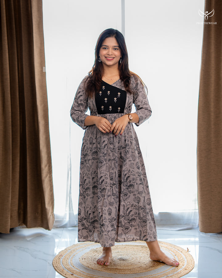 Vizhi Maternity Dress