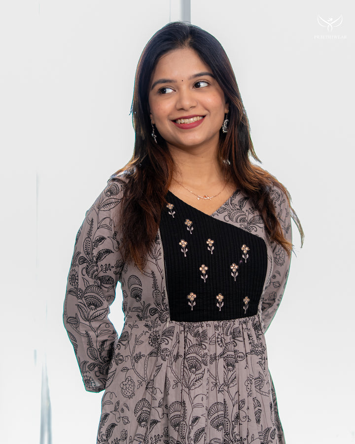 Vizhi Maternity Dress