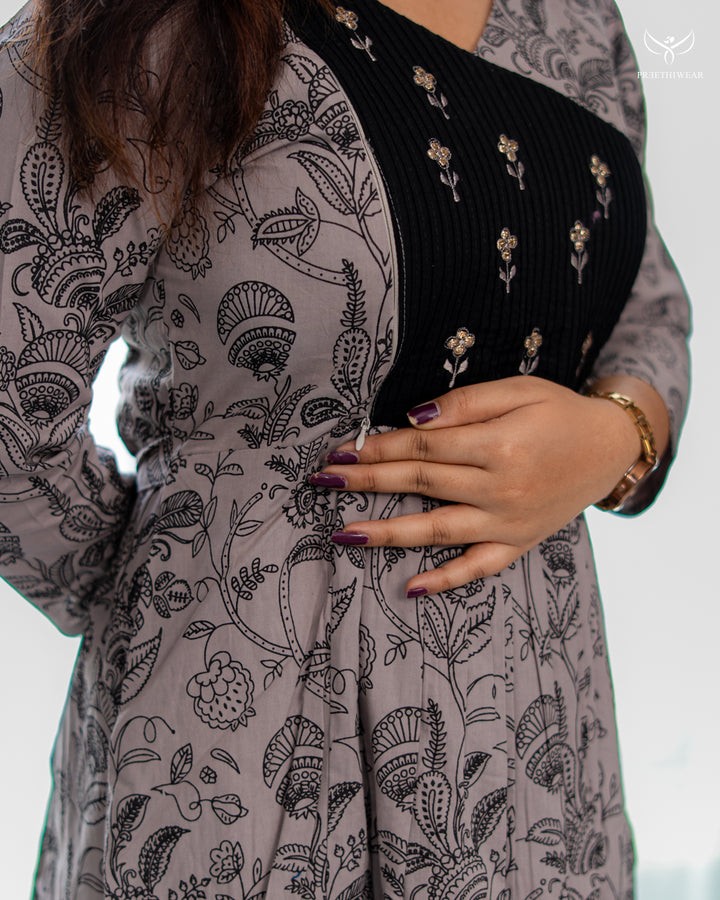 Vizhi Maternity Dress