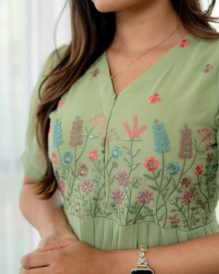 Viyara Maternity Dress with center Zip