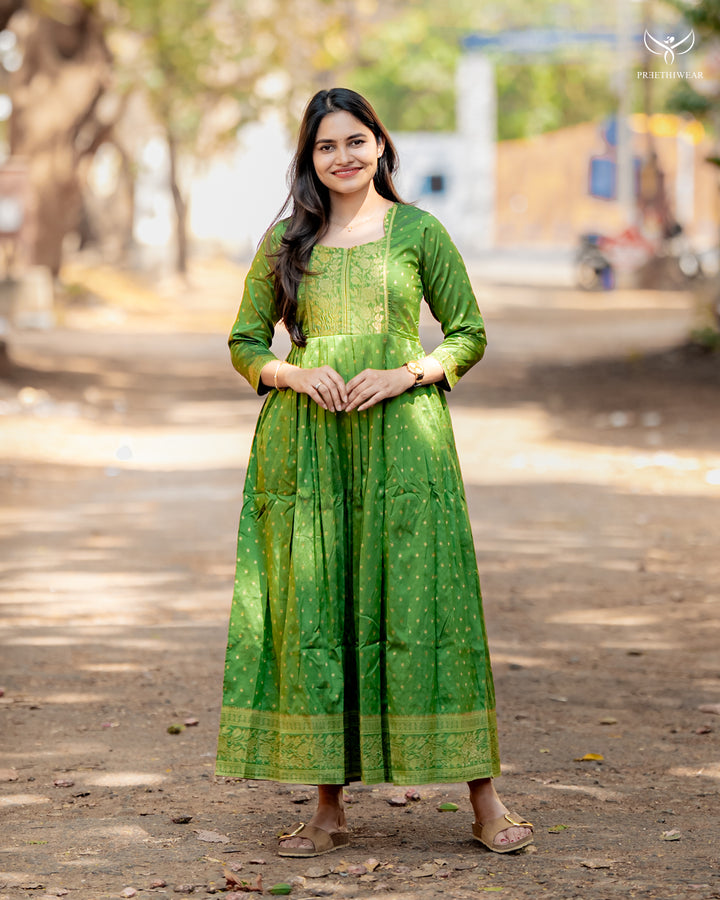 Rathna Maternity Dress with center Zip