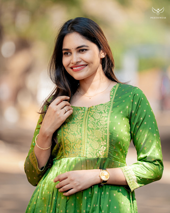 Rathna Maternity Dress with center Zip