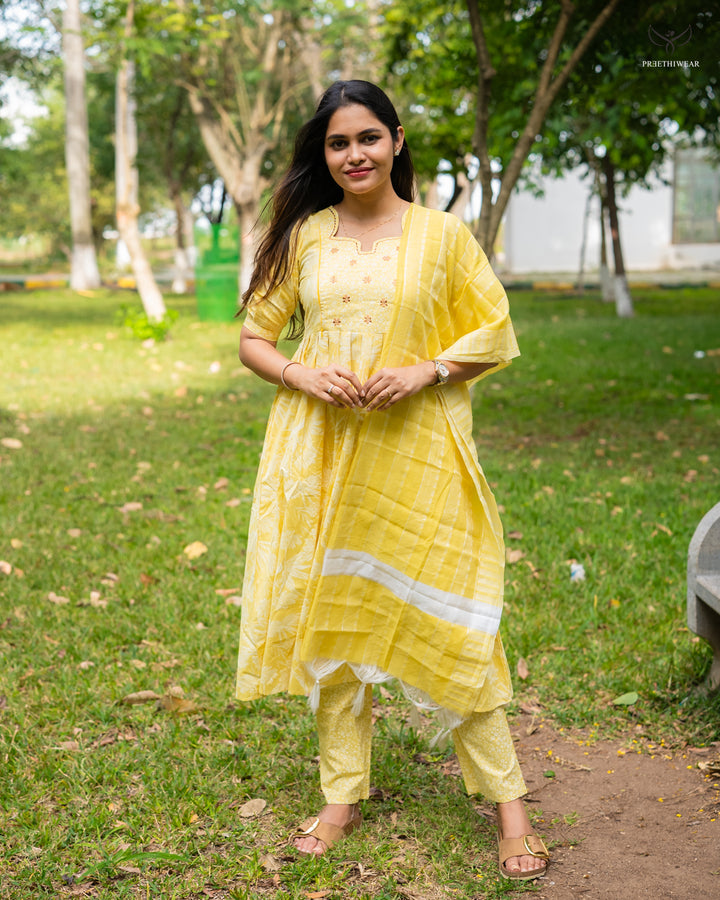 Ribhika  Maternity Dress (PREORDER-OCT28)