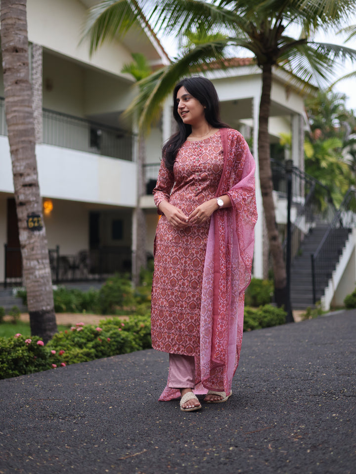 Mimmi Pant Set