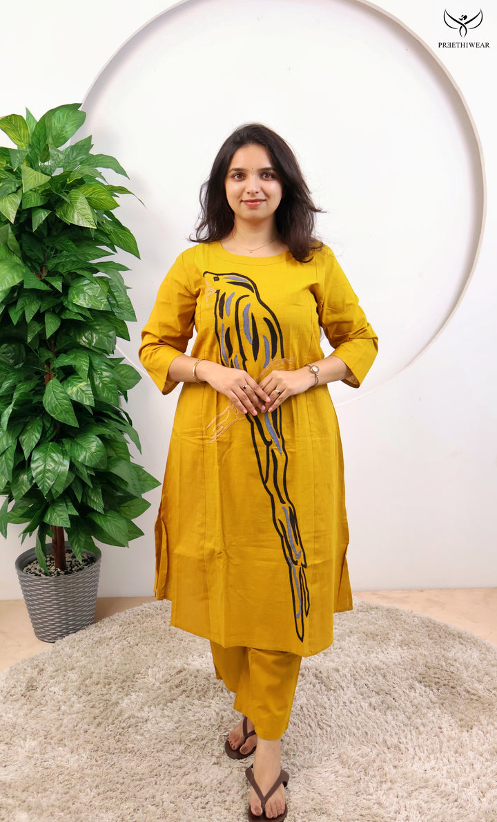Iniyaa Straight kurthi  (Non-maternity)