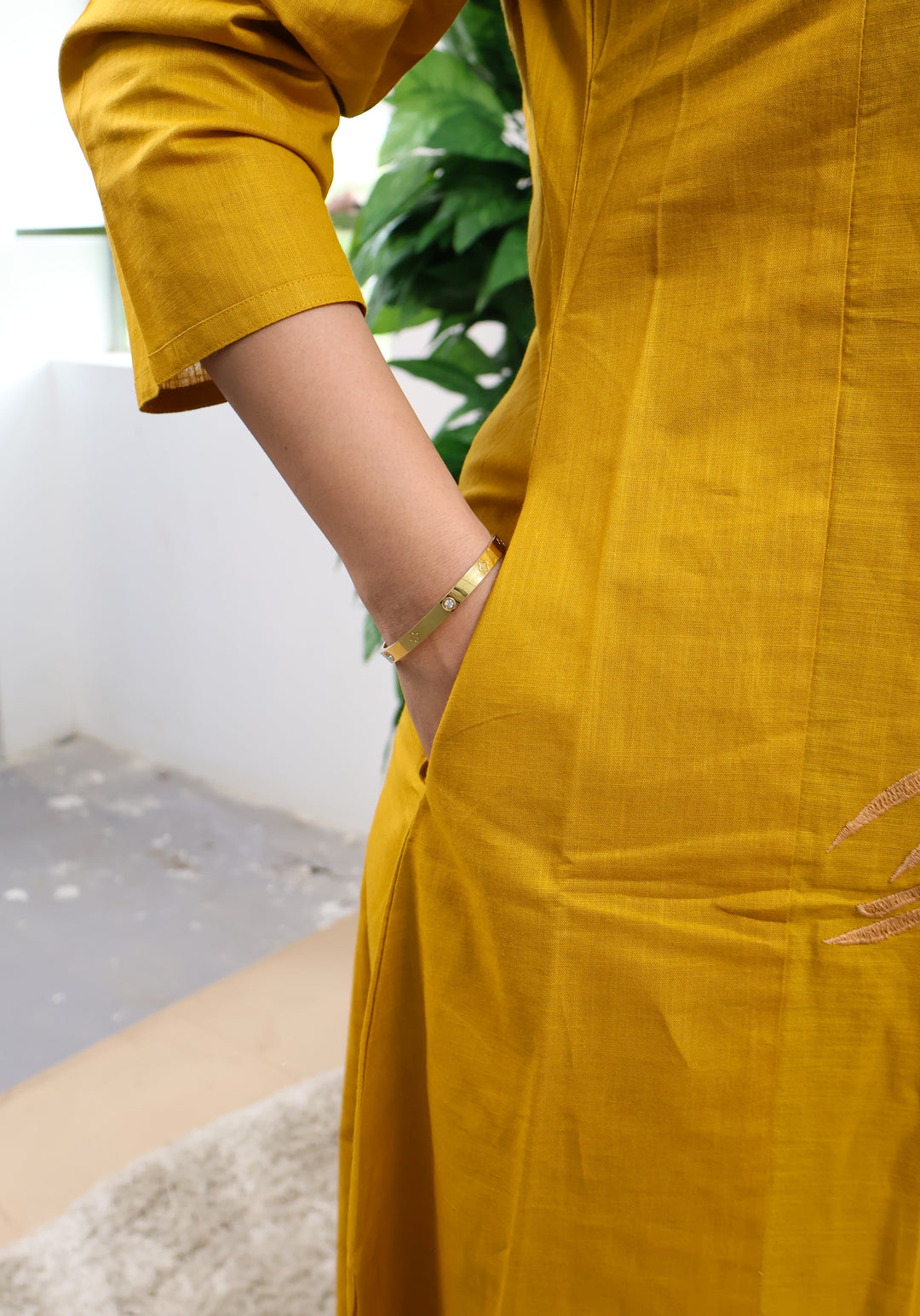 Iniyaa Straight kurthi  (Non-maternity)