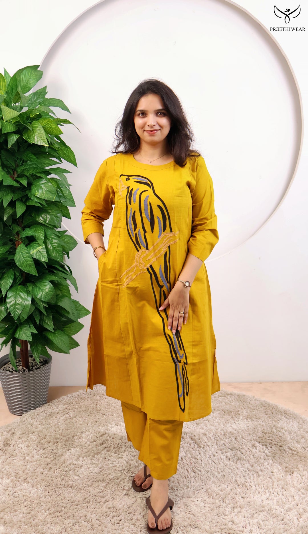 Iniyaa Straight kurthi  (Non-maternity)