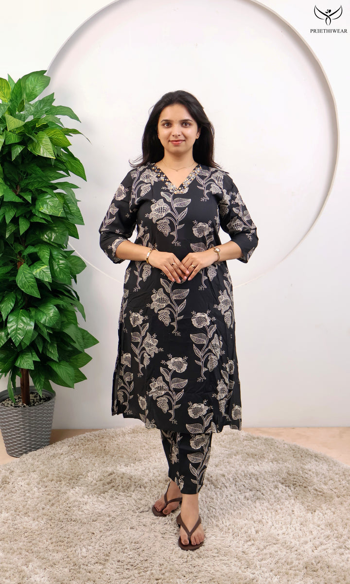Malavika Straight kurthi  (Non-maternity)