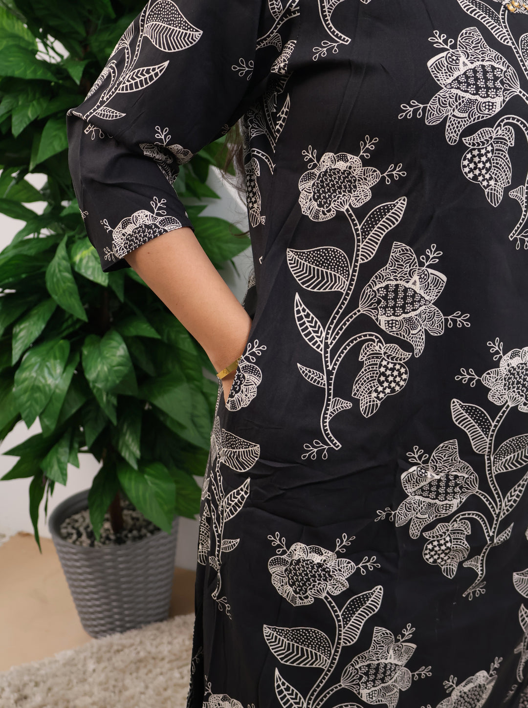 Malavika Straight kurthi  (Non-maternity)
