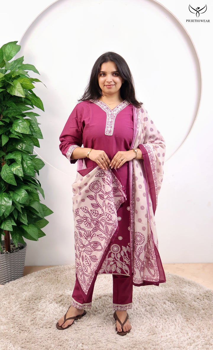 Hiral1 Straight kurthi  (Non-maternity)