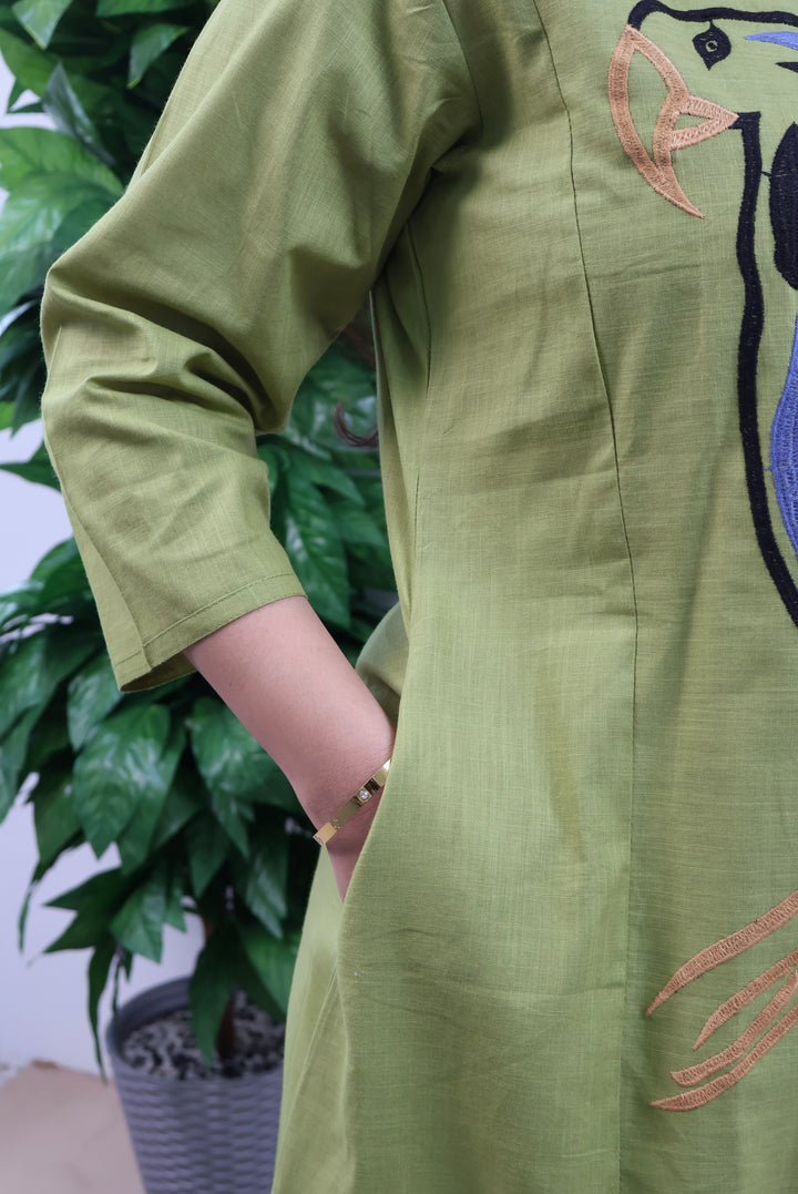Tharini Straight kurthi  (Non-maternity)