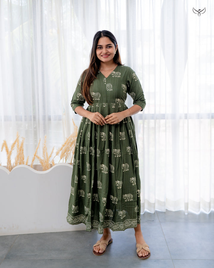 Arvitha Maternity Dress with center zip