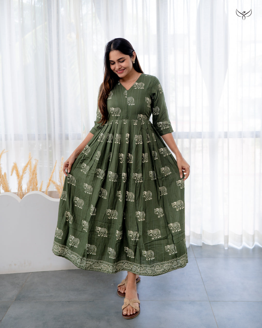 Arvitha Maternity Dress with center zip