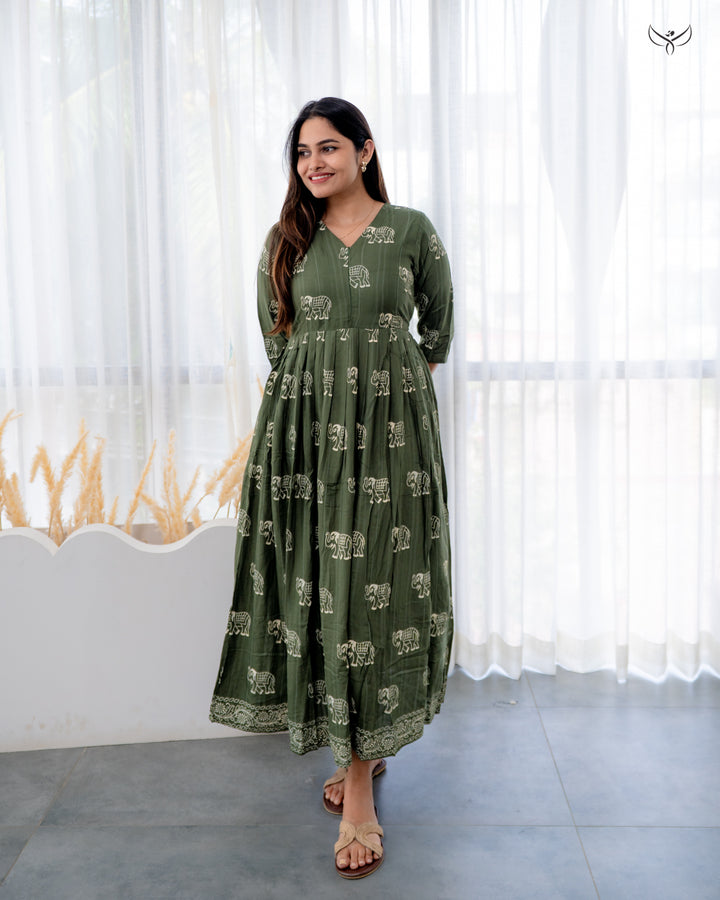 Arvitha Maternity Dress with center zip