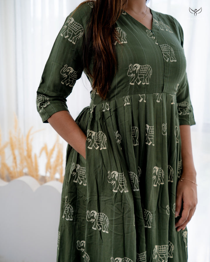 Arvitha Maternity Dress with center zip