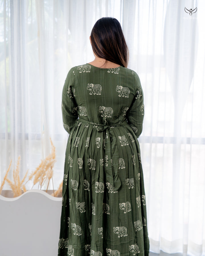 Arvitha Maternity Dress with center zip