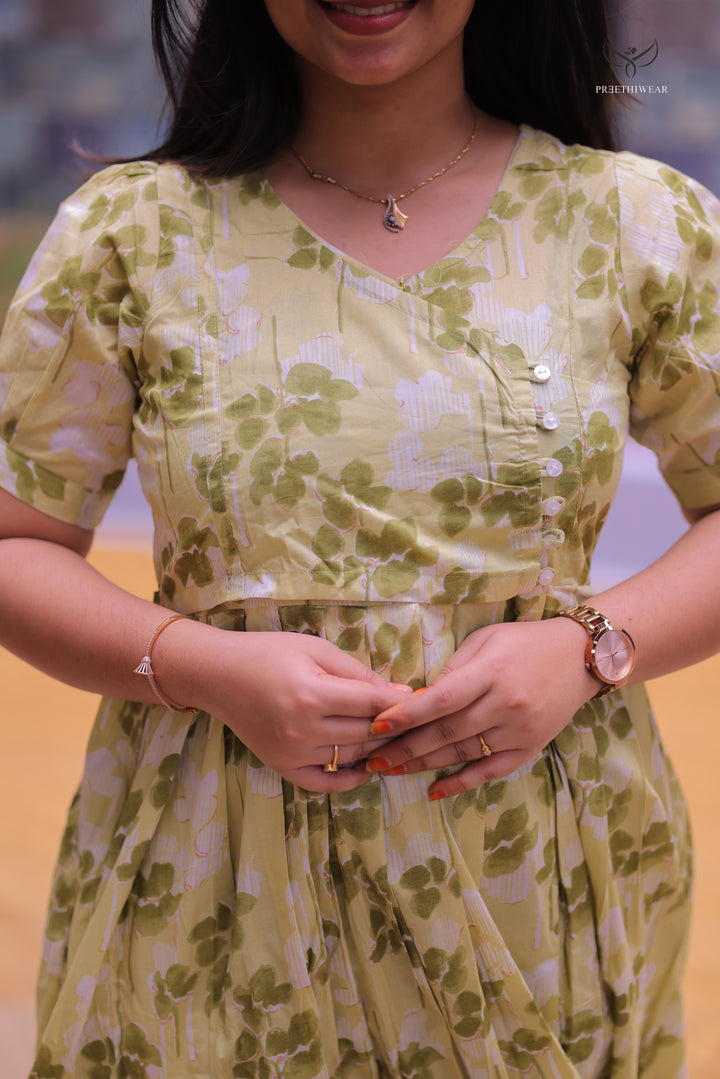 Mrudula Maternity Dress with center Zip