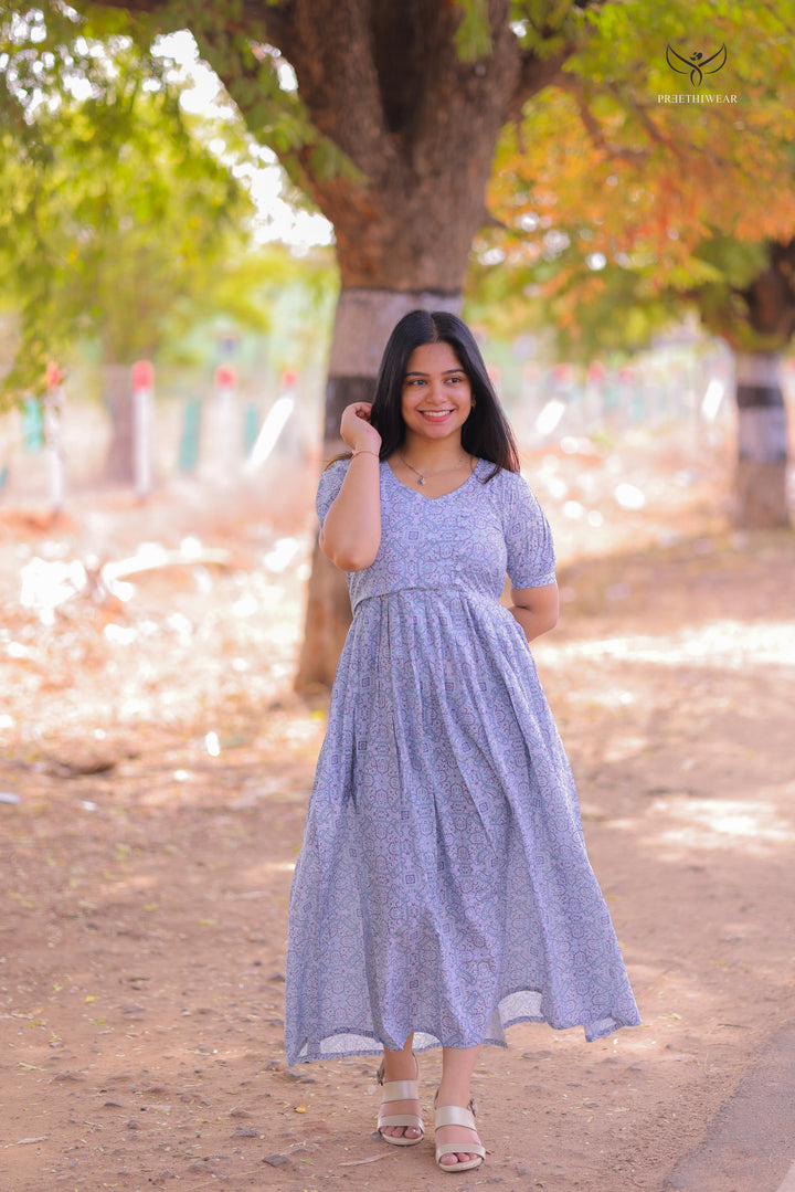 Aswathy Maternity Dress with center Zip
