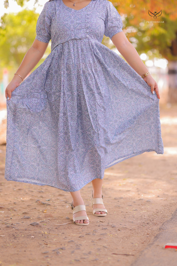 Aswathy Maternity Dress with center Zip